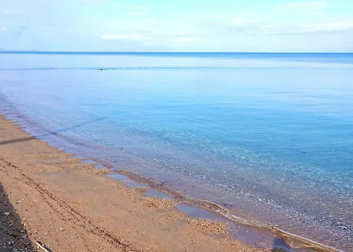 Patra's Sea Front Apartmán Flámbouras